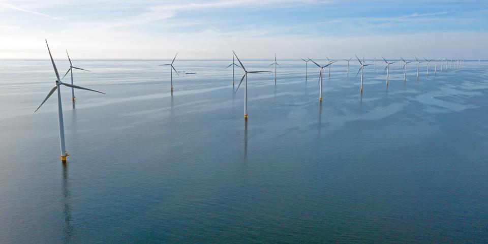 offshore wind image of turbines at sea